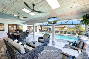 Boat Dock, Luxurious Pool, Gorgeous Home - Escape To The Cape